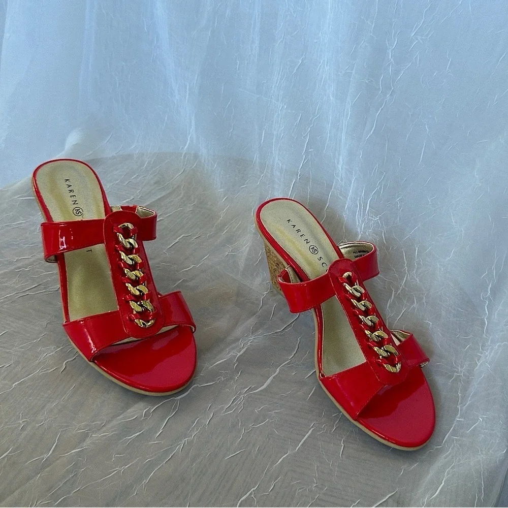 3/$20💥 Karen Scott Red & Gold Chain Embellished Slip On Kyley‎ Wedge Cork Heels